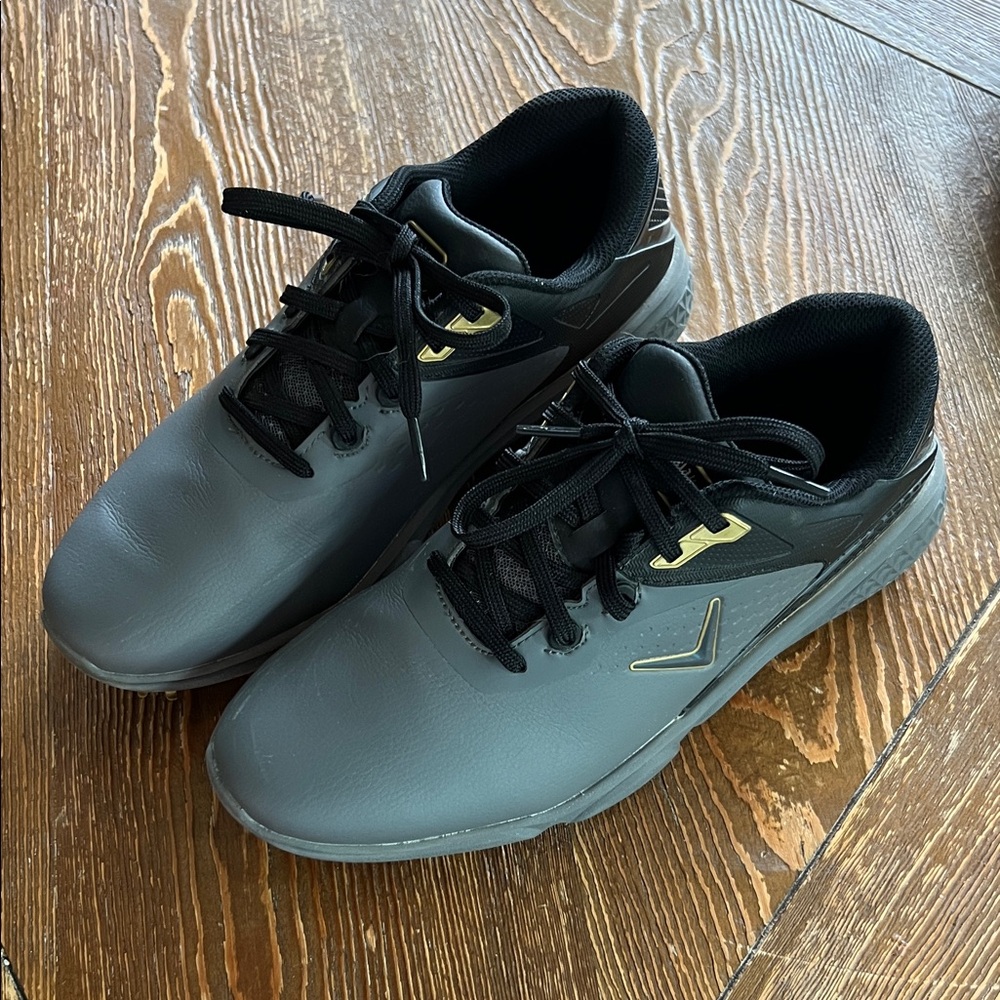 Callaway Black and Gray Golf Shoes with Soft Spikes